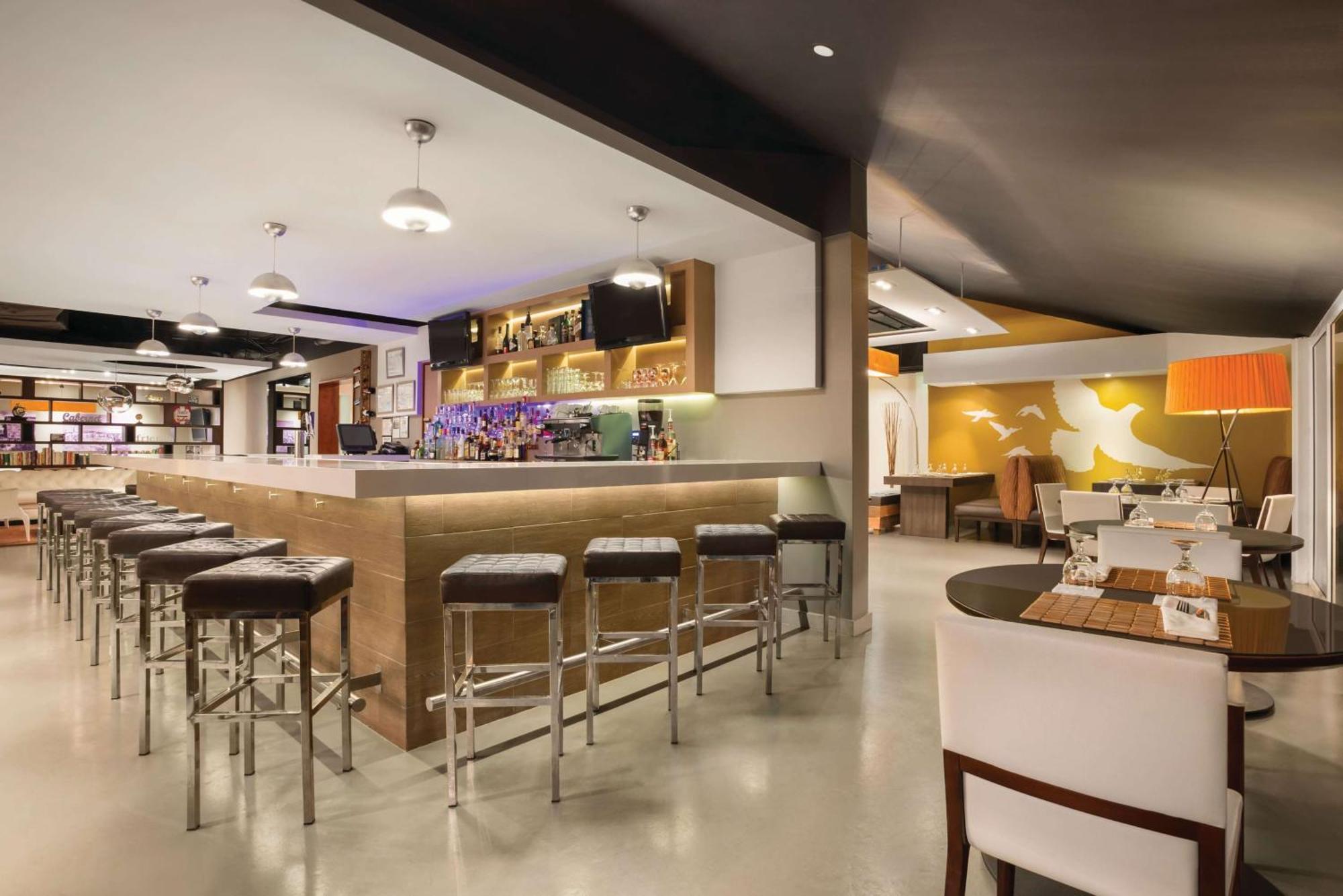 Tryp By Wyndham Isla Verde San Juan Exterior foto